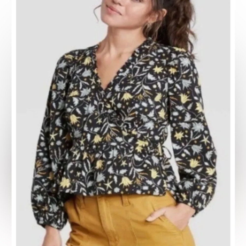 Universal Threads | Peplum Wrap Ruffle Floral Blouse (Sz M)